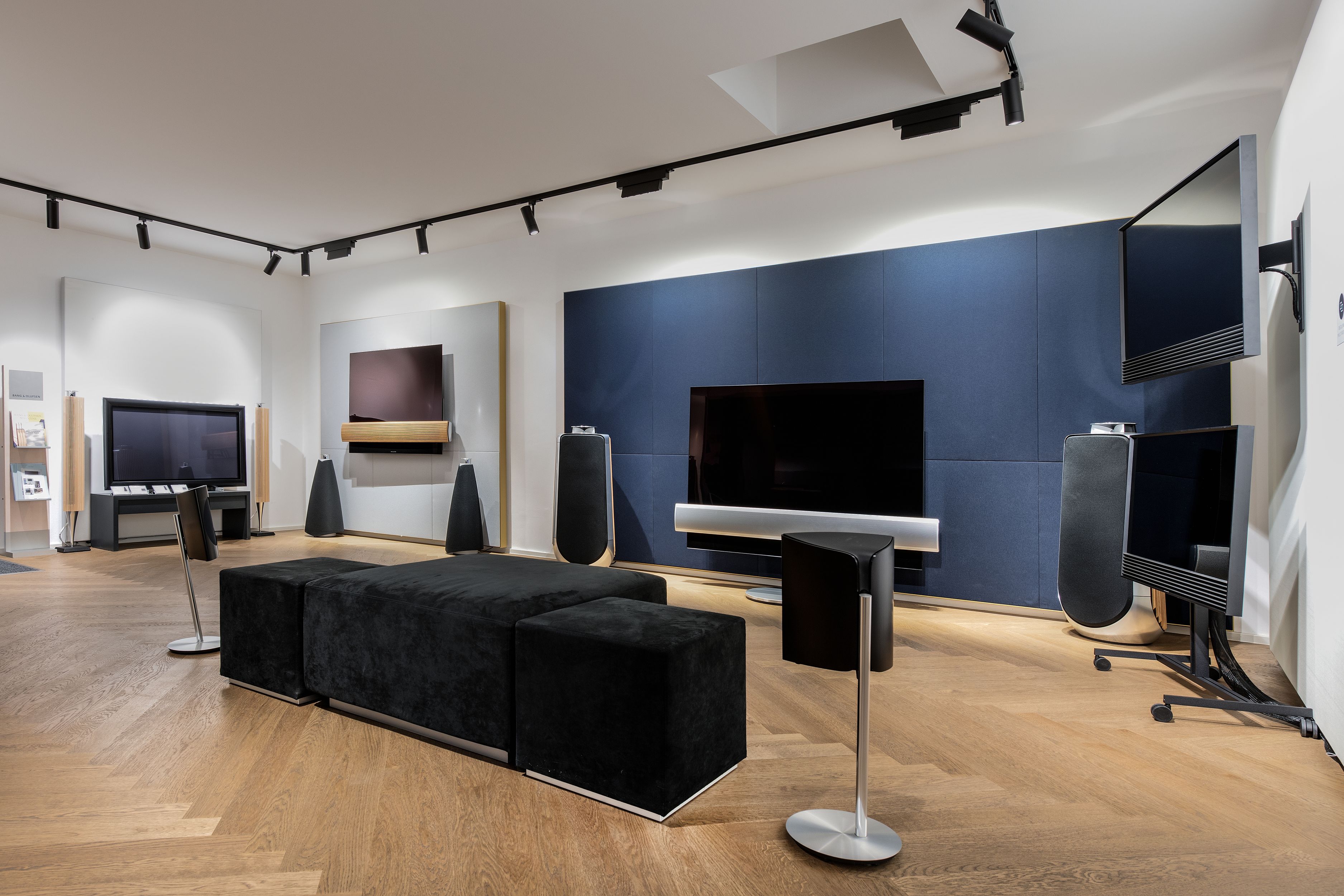 PRO_Bang&Olufsen_DSC1242_HERO.jpg