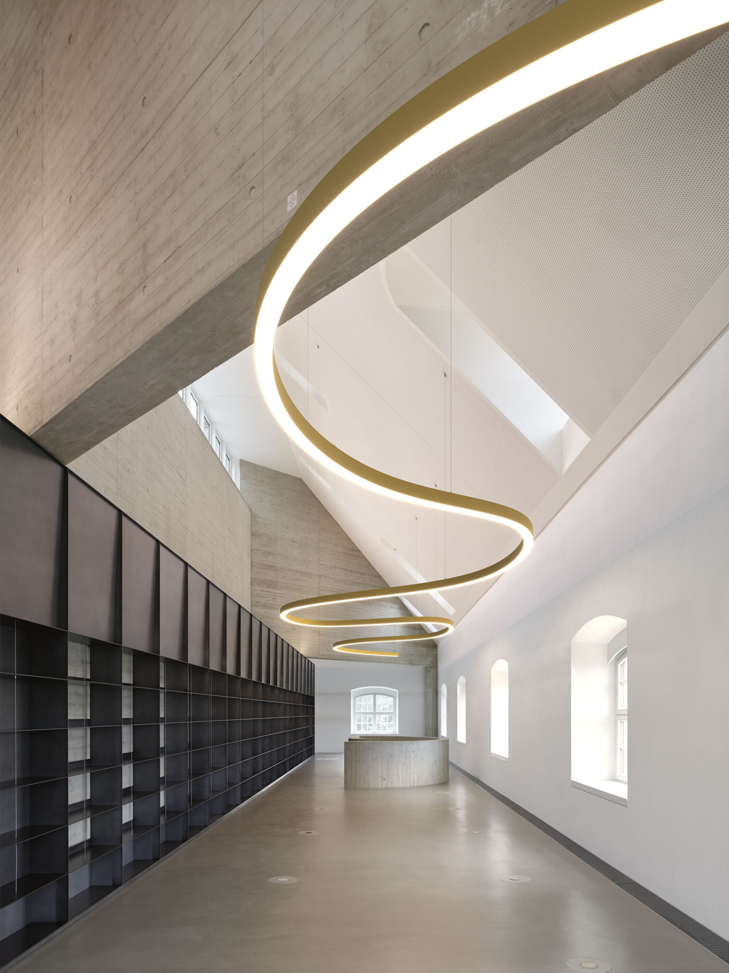 SUPER-G SLIM - Entrance (1)